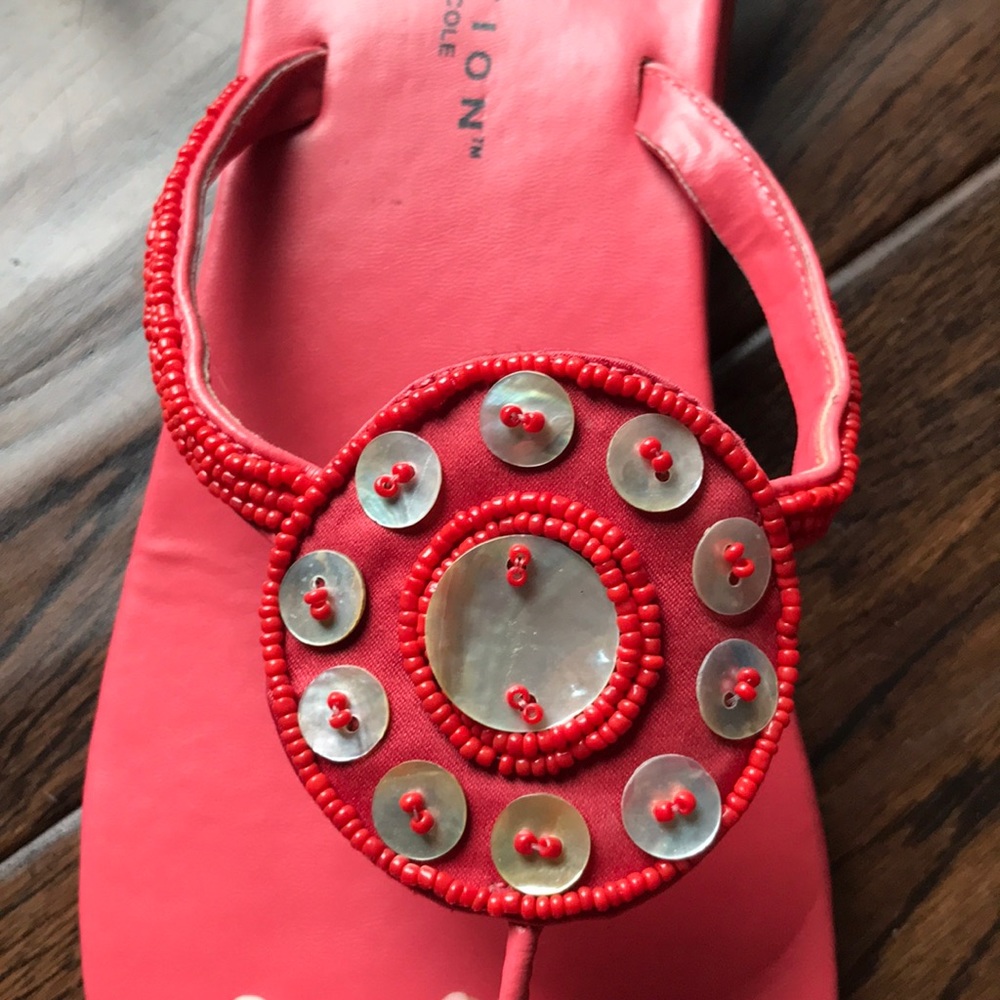 Kenneth Cole Reaction beaded seashell sandal - Picture 3 of 5
